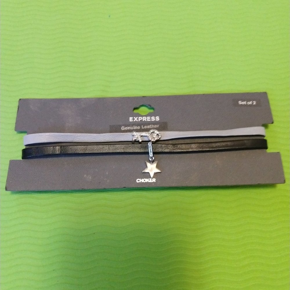 Set of Chokers